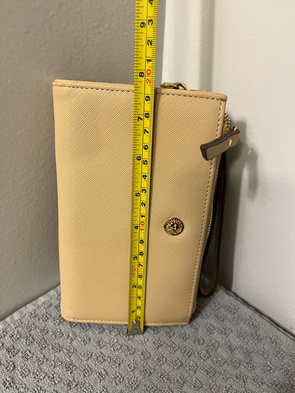 Anne Klein Beige Tan Wallet or Wristlet with coin, bill and credit card slots - Picture 8 of 9
